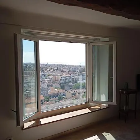 Magnifique 3 Piece Vue Mer *